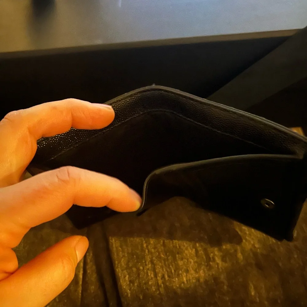 Saint Laurent Black Quilted Wallet - Picture 6 of 6